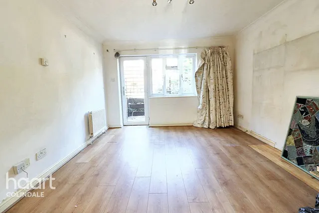 Turnstone Close, NW9, photo 2