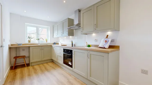 Bramble Road, Weymouth, DT4, photo 2