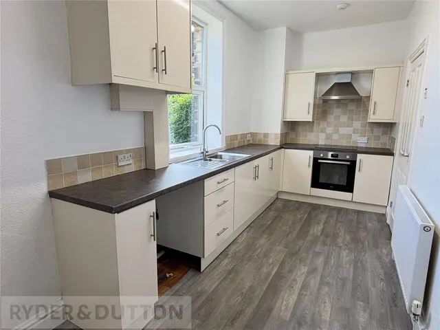 Scar Lane, Milnsbridge, HD3, photo 2