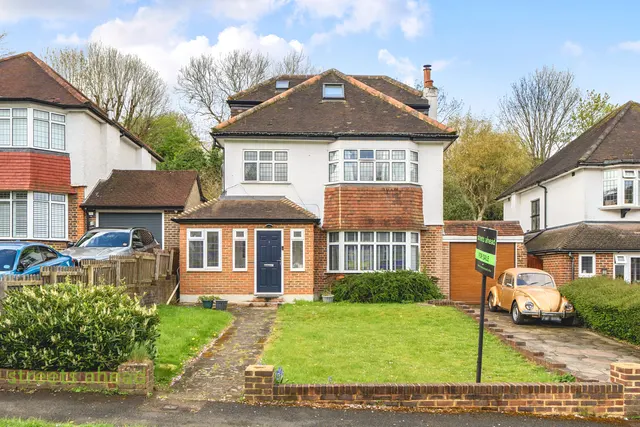 Byron Avenue, Coulsdon, CR5, photo 1