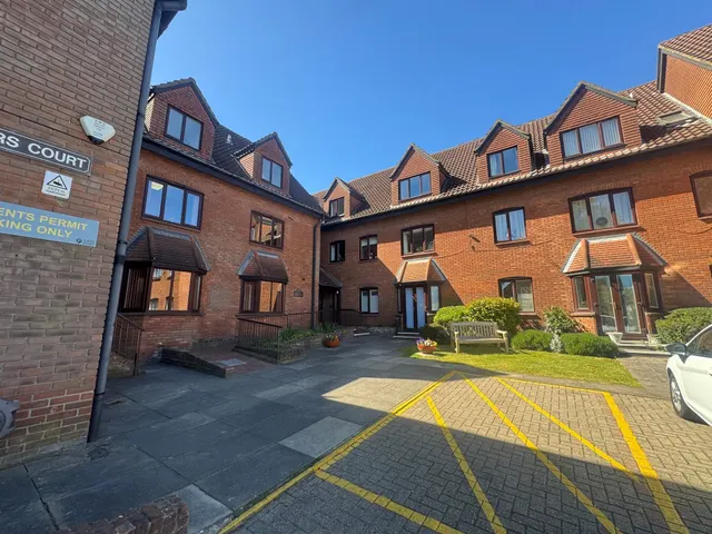 Chelmsford Road, Shenfield, Brentwood, photo 1