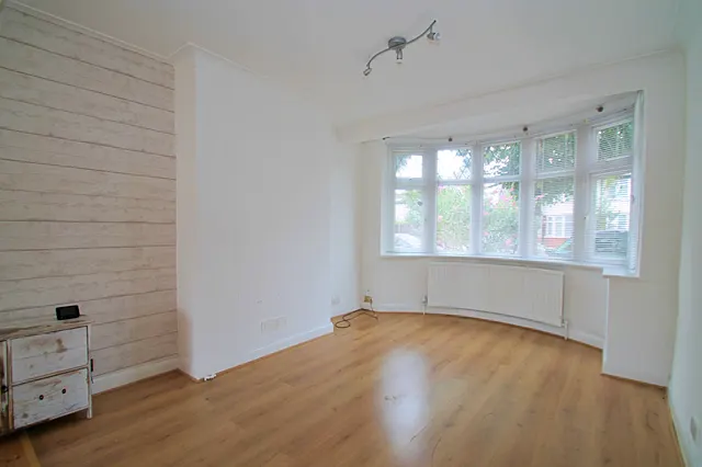 Thames Avenue, Perivale, UB6, photo 3