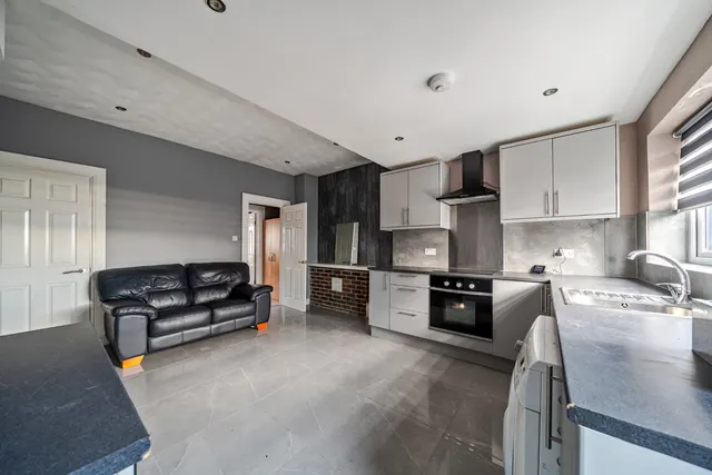 Wood Lea, South Elmsall, WF9, photo 3