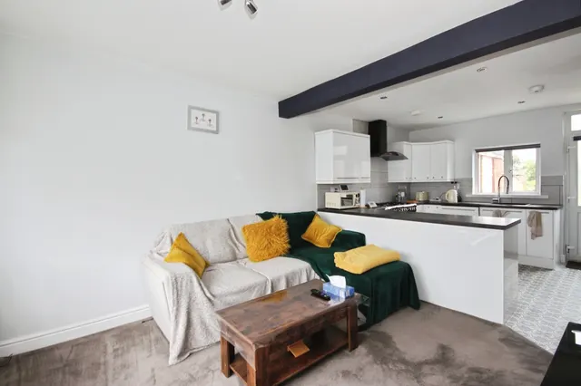 Photo 3 — Westlea Road, Leamington Spa