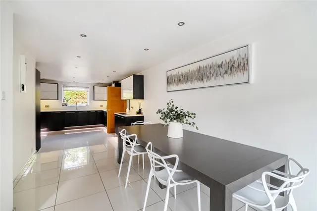 Photo 2 — St. James's Close, Yeovil, Somerset, BA21 3AH