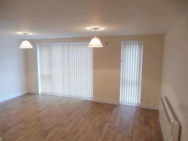 Southbroom Road, SN10, photo 3