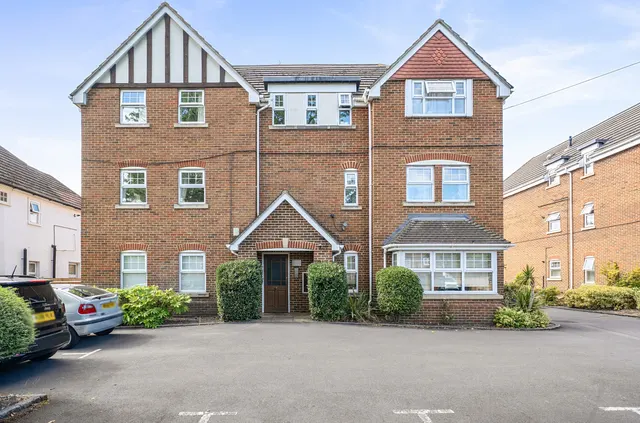 Blenheim Place, Camberley, Surrey, GU15 2SS, photo 1