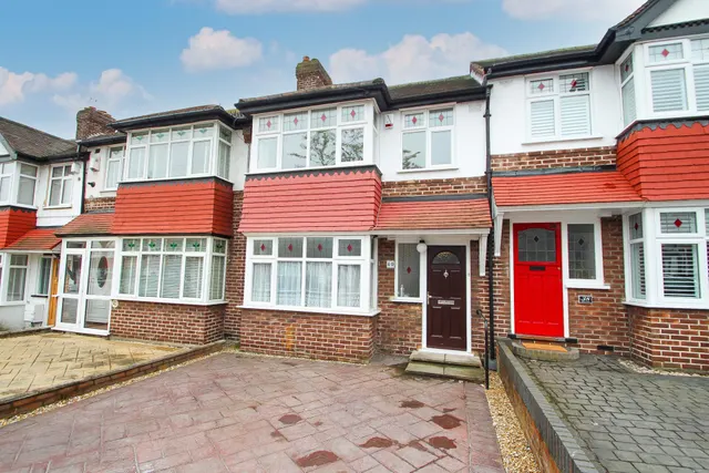 Edison Grove, London, photo 1