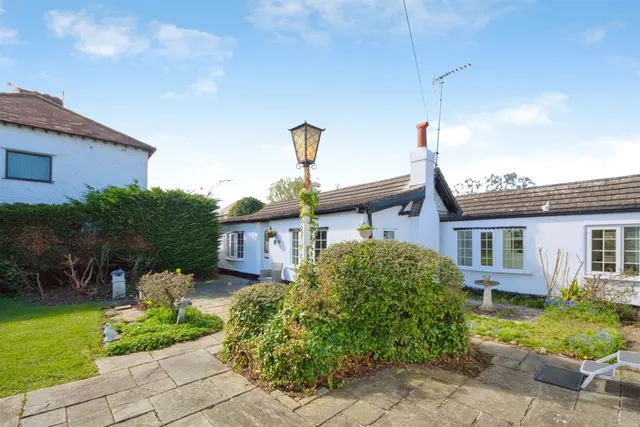 Acres Road, Meols, Wirral, photo 1