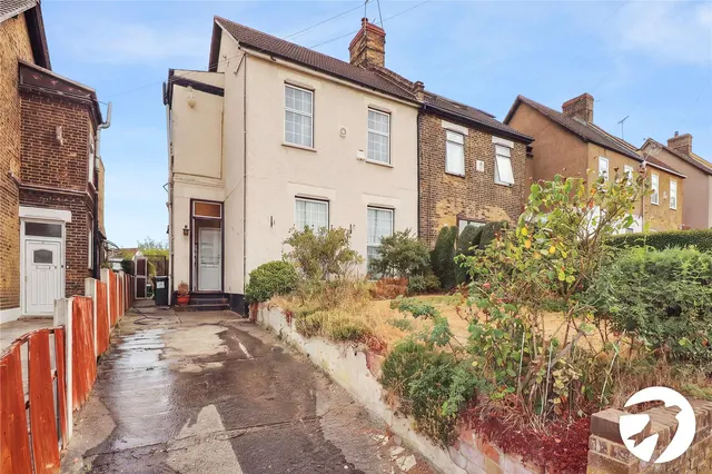 3 bedroom house, St. Augustines Road, Belvedere, DA17