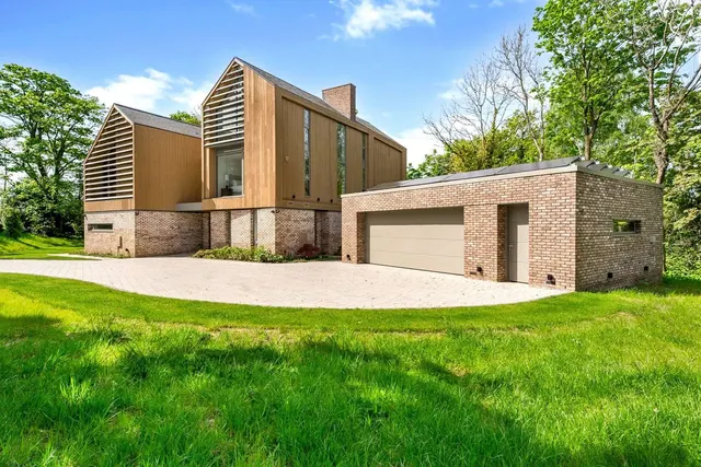 Photo 2 — Waterbank Place, Prestbury, Macclesfield, Cheshire, SK10 4ZL