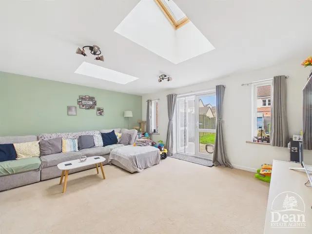 Bledisloe Way, Lydney, GL15, photo 3