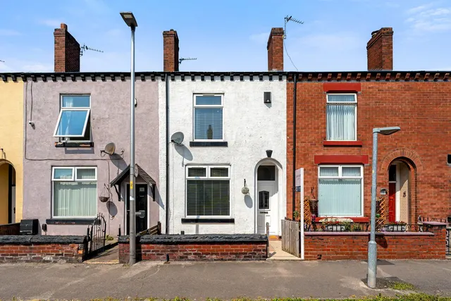 Eyet Street, Leigh, WN7 1XS, photo 1
