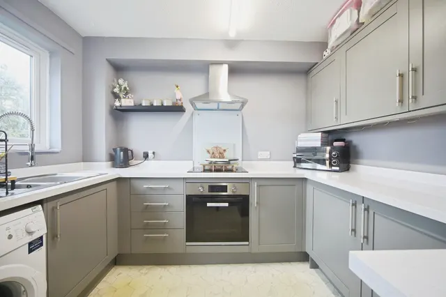 Hamilton Court, Taunton, TA1, photo 2