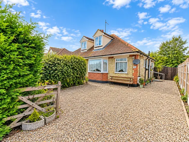 Harwich Road, Little Clacton, CO16, photo 1