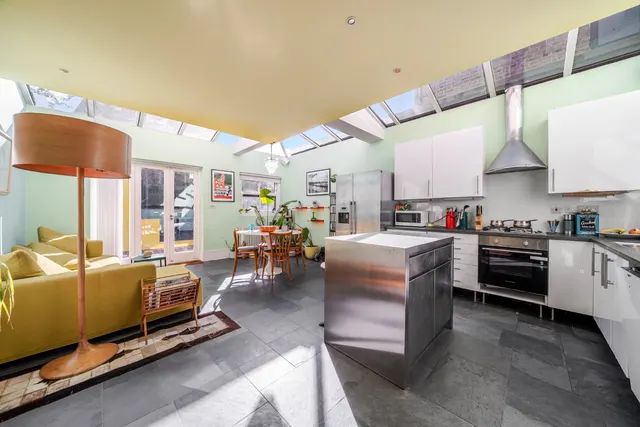 Hydethorpe Road, London, SW12, photo 2
