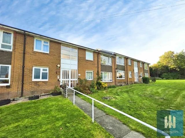 1 bedroom flat, Longfield Avenue, Dalton, HD5