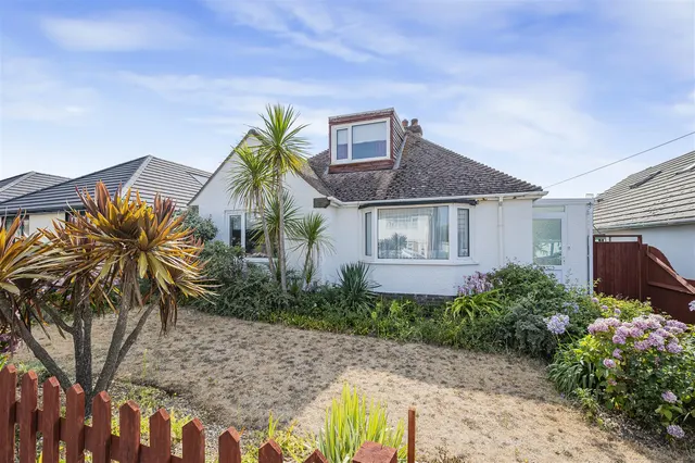 Horsham Avenue, Peacehaven, photo 1