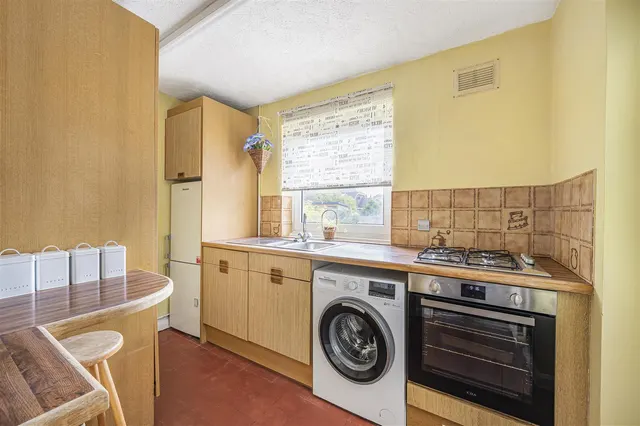 Horsham Avenue, Peacehaven, photo 3