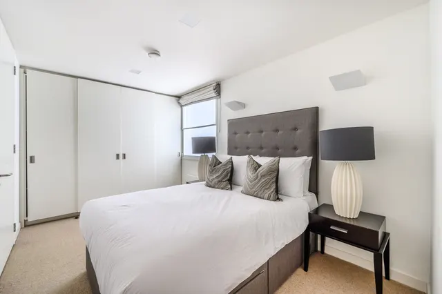 Photo 3 — Flat 1, 161 Fulham Road, London