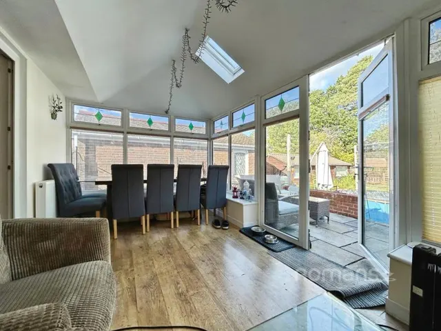 Aldershot Road, Fleet, GU51, photo 3