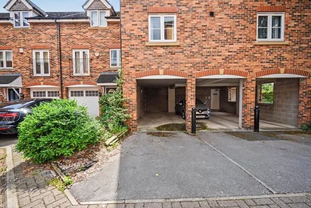 Moorcroft Court, Ossett, WF5, photo 3