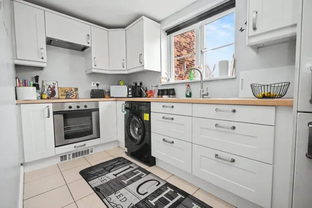 Moorcroft Court, Ossett, WF5, photo 1
