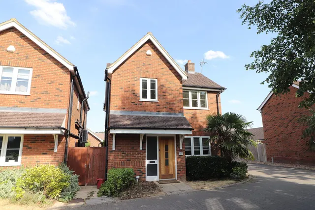 The Grove, Shephall Green, SG2, photo 1