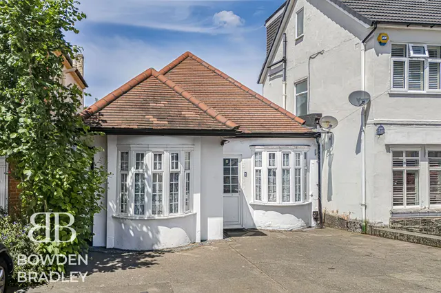 Marlands Road, Clayhall, IG5, photo 1