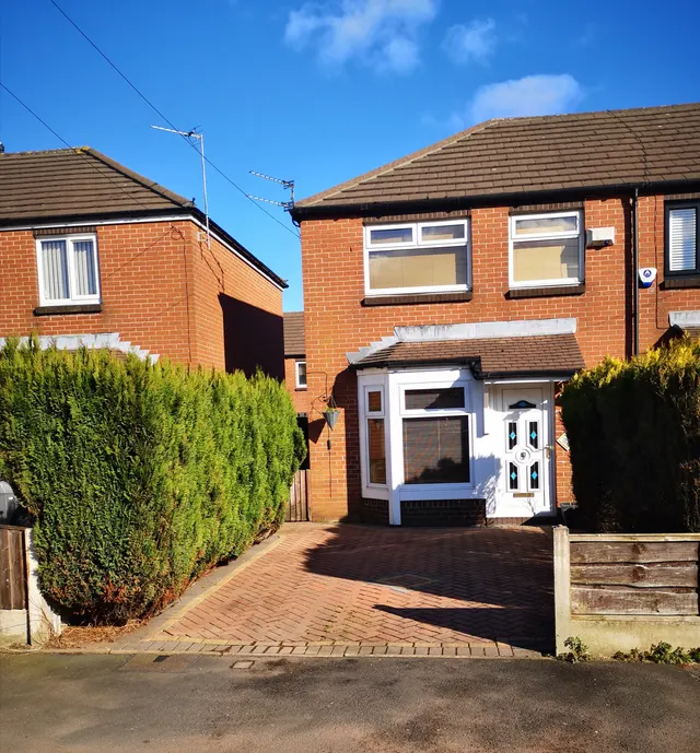 Cricket Street, Denton, M34, photo 1