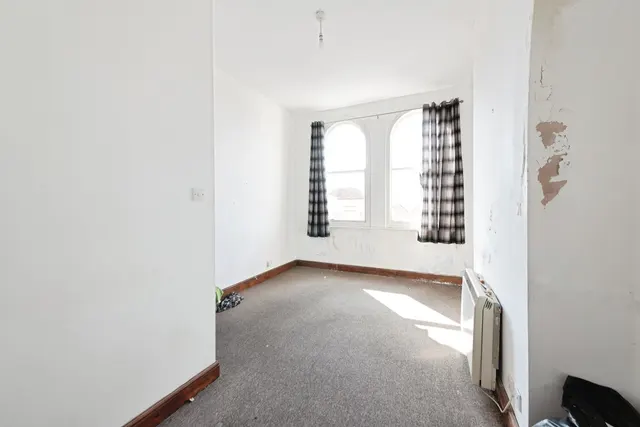 High Street, Gosport, PO12, photo 3