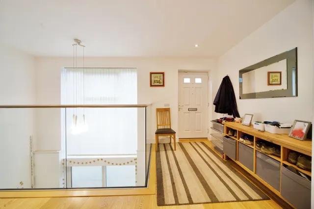 Alexis Row, Broxbourne, photo 1