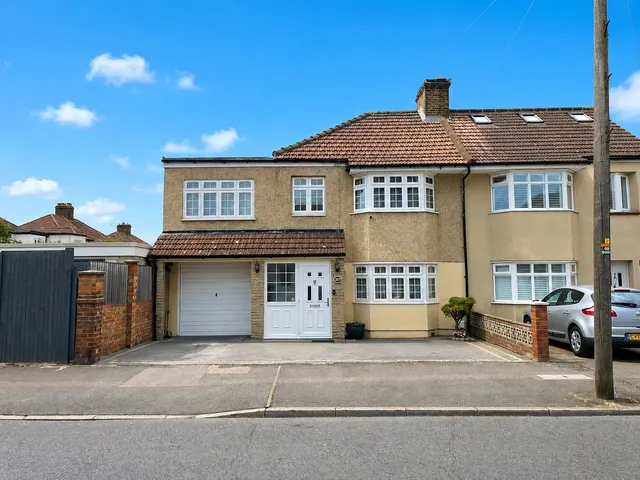 Elsa Road, Welling, DA16, photo 1