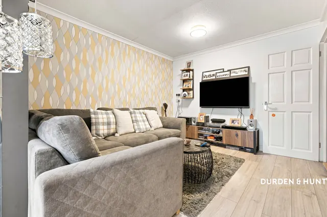 Highwood Lane, Loughton, IG10, photo 3