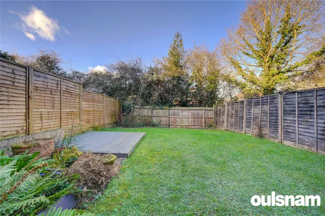 Photo 3 — Cuphill Close, Droitwich, Worcestershire, WR9 7GD