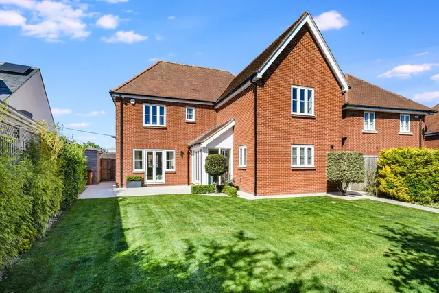 Photo 3 — 25 Galleywood Road, Great Baddow, Chelmsford, Essex, CM2 8DH