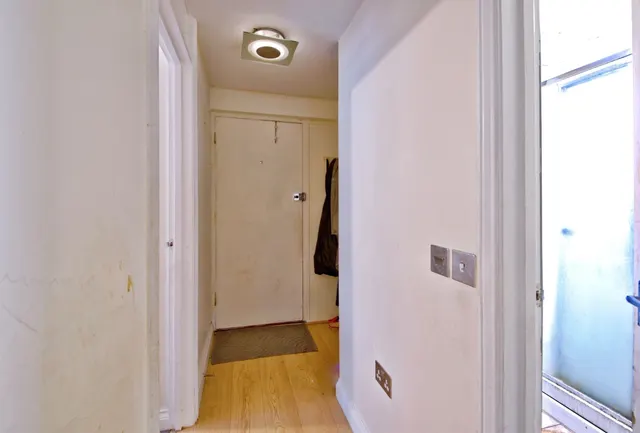 Photo 3 — Ebony Close, Colchester