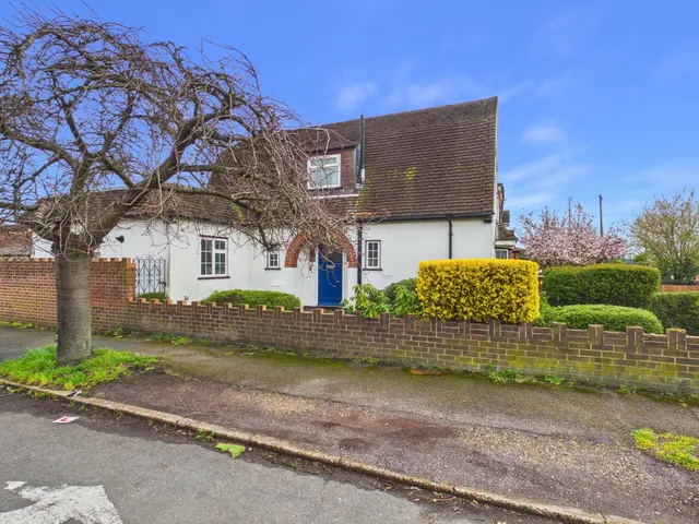 Ashford, Surrey, photo 1
