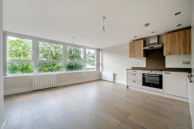 Photo 2 — Furlong Road, Bourne End, SL8