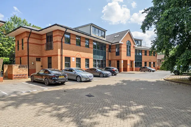 Furlong Road, Bourne End, SL8, photo 1