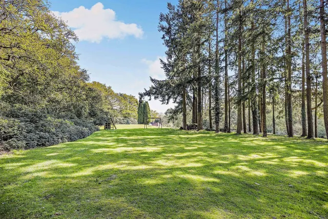 Burys Bank Road, Greenham, RG19, photo 3