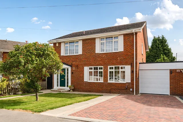 Fir Tree Close, Epsom, KT17, photo 1