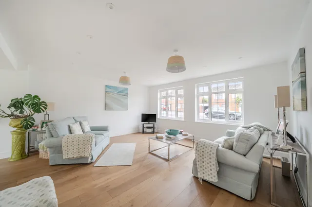 Fir Tree Close, Epsom, KT17, photo 3