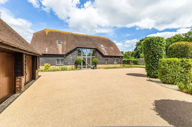 Photo 3 — Hewarts Lane, Aldwick, West Sussex, PO21 3DJ