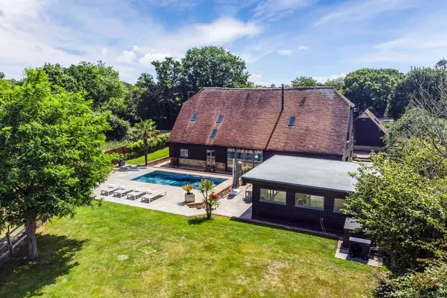 Hewarts Lane, Aldwick, West Sussex, PO21 3DJ, photo 1