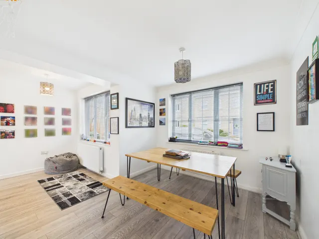 Photo 3 — Greenacre Way, Bishops Cleeve, Cheltenham, GL52 8SJ