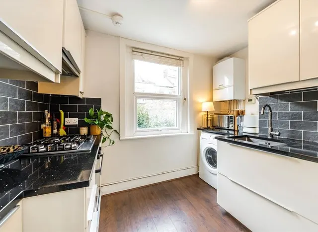 Photo 3 — Fermoy Road, Maida Vale, W9