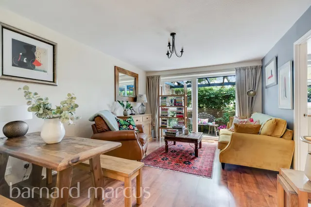 Tidenham Gardens, Croydon, photo 1