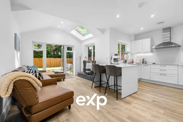 Stapleton Close, Egham, TW20, photo 2