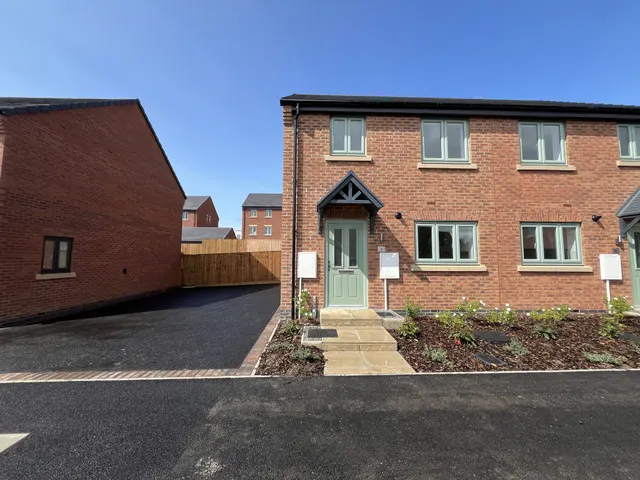 Canons Close, NN17, photo 2
